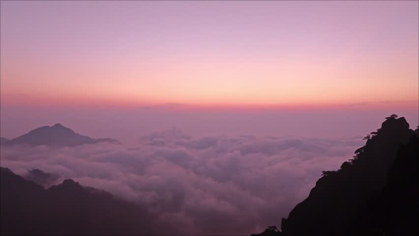 The beautiful Mount Huangshan Mountain in Anhui Province, China is surrounded by clouds and mist，High mountain clouds and mist, a fairyland on earth