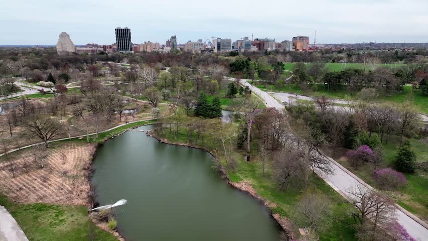 Aerial view of downtown St Louis, Missouri from a beautiful park