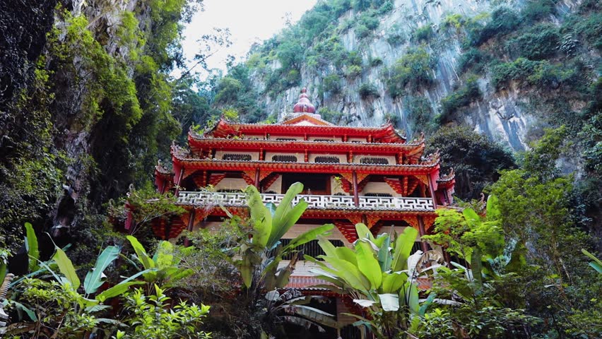 Spectacular view of Sam Poh Tong temple hidden in the mountains in Ipoh, Malaysia