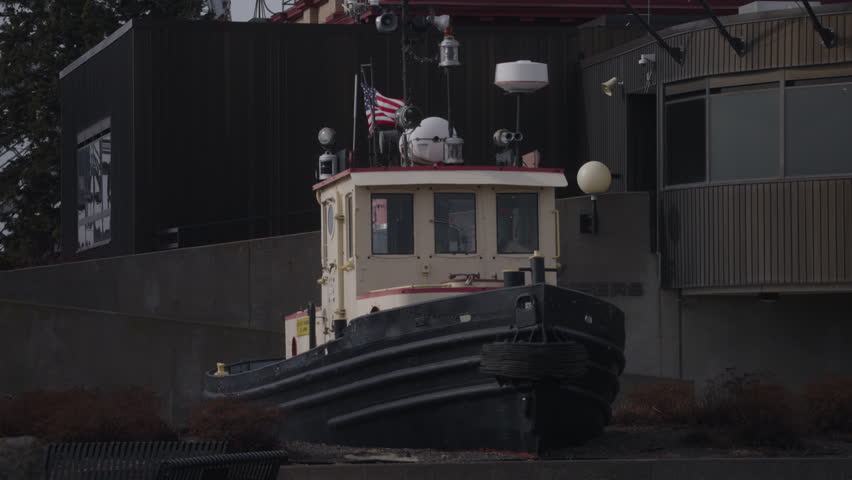 A front facing shot of the Duluth Bayfield Boat