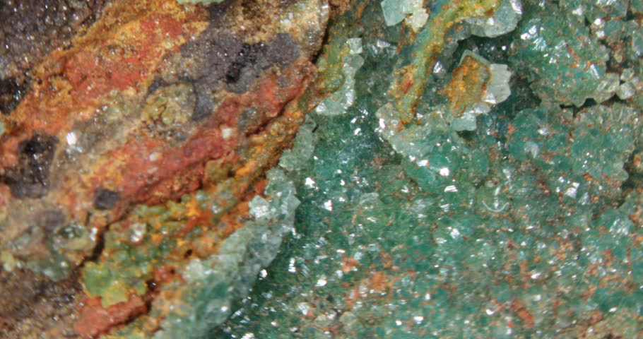 Adamin crystals from Greece under the microscope