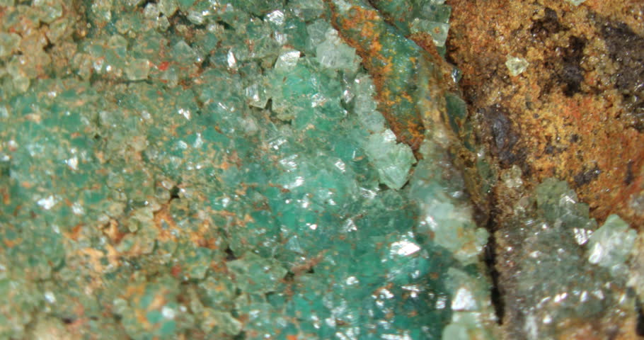 Adamin crystals from Greece under the microscope