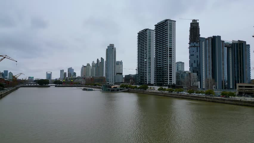 The best panoramic views of the Buenos Aires skyline and many of its iconic buildings can be had while sailing along the Río de la Plata.