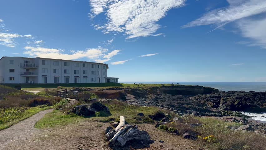 Beach horizon of the Overleaf Lodge and Spa, in Yachats Oregon.