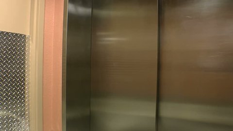 The Elevator Doors Open Opening の動画素材 ロイヤリティフリー Shutterstock The Elevator Doors Open Opening の動画素材 ロイヤリティフリー Shutterstock