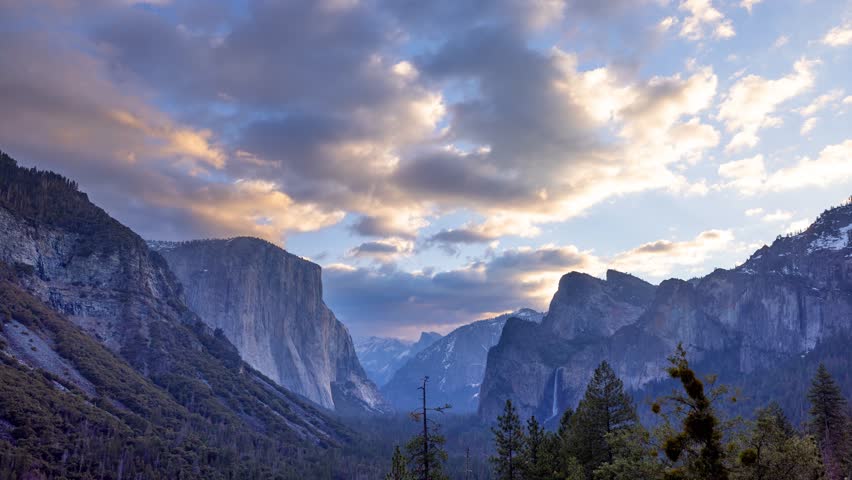 Time Lapse of the the clouds moving over the amazing landscape of Yosemite National Park in California.
