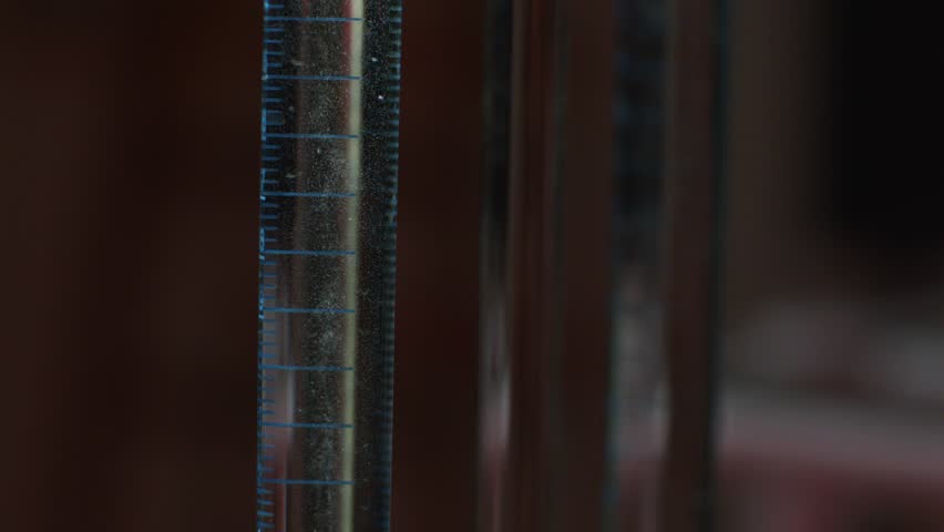 Close up of bubbles in electrolyseur.