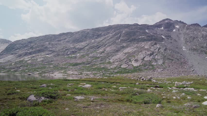 Panning around Titcomb Basin in Wind River Range Pinedale Wyoming