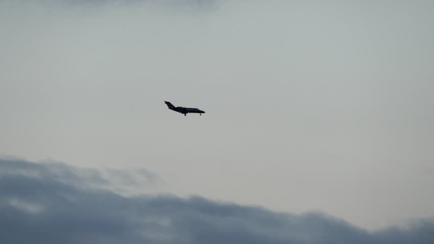 Business Jet flyby in the evening