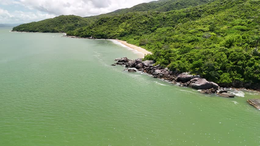 Cardoso Beach - Parque Natural Municipal Costeira de Zimbros - Bombinhas, Santa Catrina, Brazil