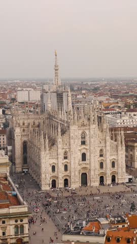 Aerial view of Duomo di Milano. Vertical video