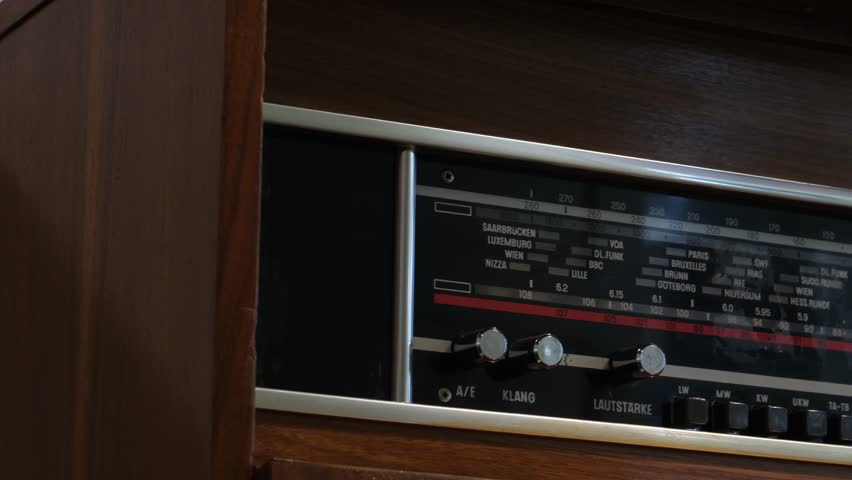 vintage radio, retro radio, old music machine	