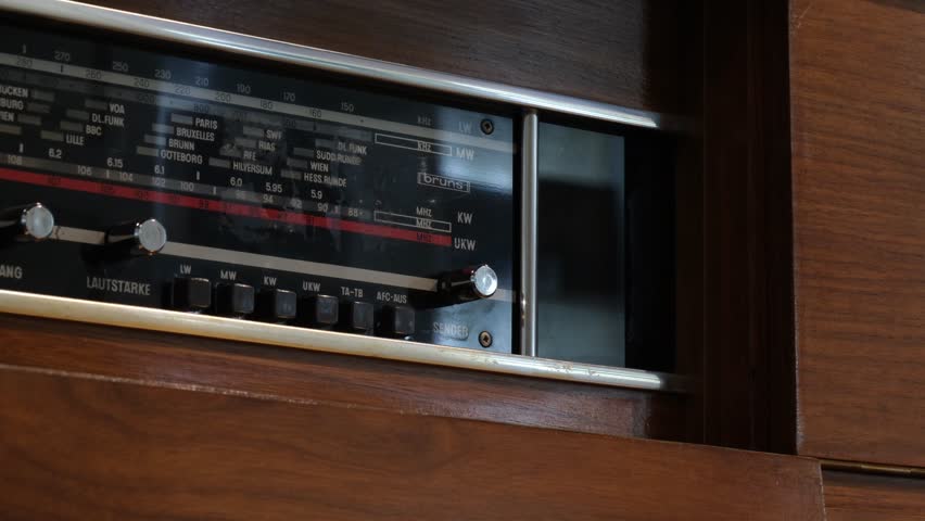 vintage radio, retro radio, old music machine	