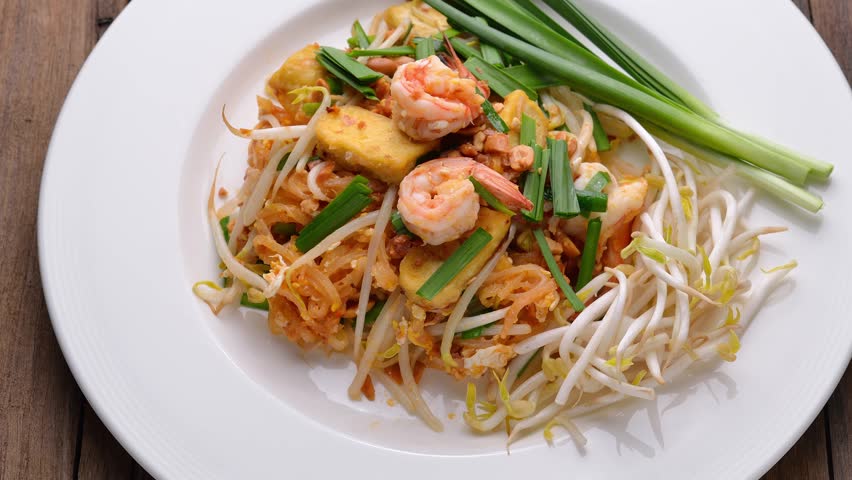 Pad Thai on a plate