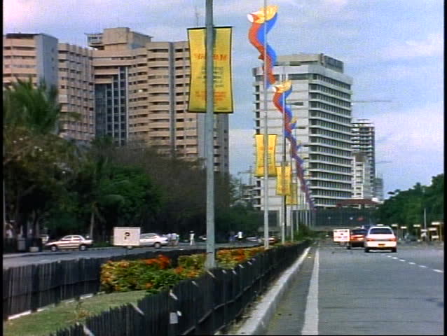 MANILA, 1999, street scene, medium shot
