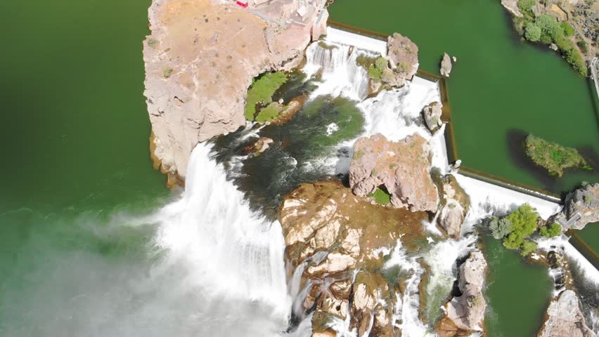 Shoshone waterfalls in the USA