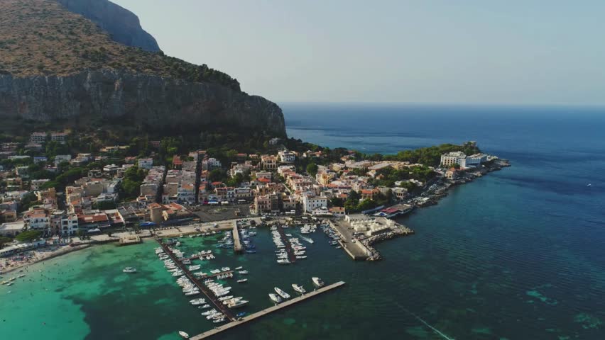 Discover the vibrant city of Palermo, Italy, featuring stunning architecture, rich history, and lively markets. Ideal for travel enthusiasts and creative projects.