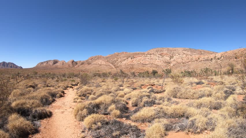 Ormiston Pound circular walk in West MacDonnell Ranges National Park and has views of Mount Sonder and Gosses Bluff crater. Northern Territory, Australian Outback, the halfway point in Larapinta Trail