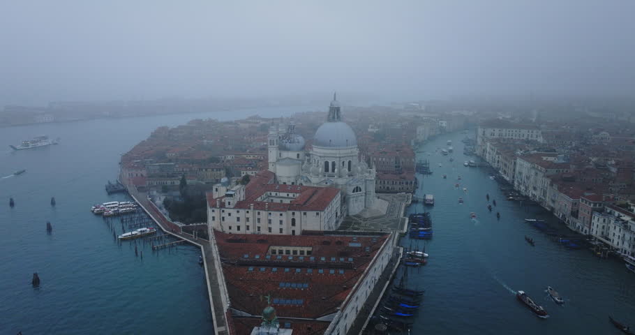 Mystical Venice: Captivating Drone Footage of the City Shrouded in Fog