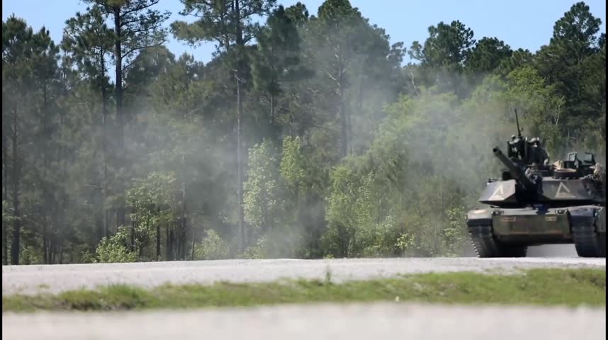 3rd Infantry Division, conduct a table six live fire on the M1A2 SEPv2 Abrams tank and M2A4 Bradley Fighting Vehicle at Fort Stewart, Georgia, januari 12, 2025, Location:GEORGIA,