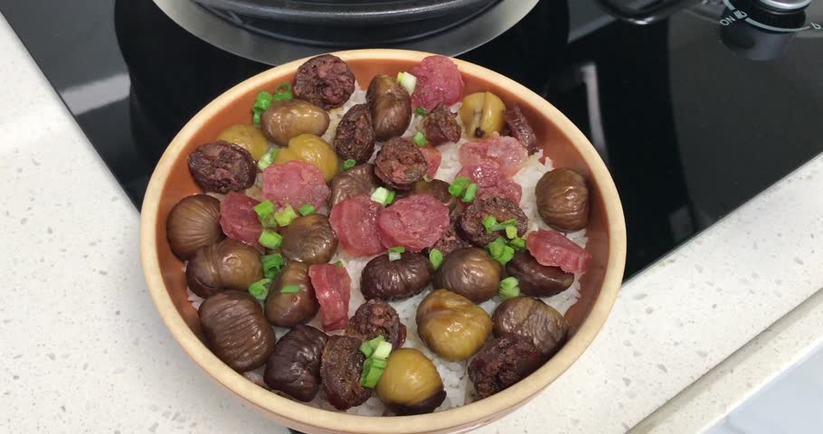 Chestnut,Chinese Liver Sausage,Lap cheong,Yun chang,Cantonese sausage rice,Cantonese sausage ,chinese sausage,rice,chestnuts, steamed rice ,steamed ,rice ,chinese rice, chinese food,meal,dinner,lunch,