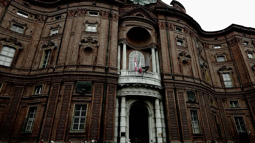 Palazzo Carignano is part of the Savoy Residences recognized by UNESCO, but it is also important as the seat of the Subalpine Parliament and later of the first Italian Parliament. 