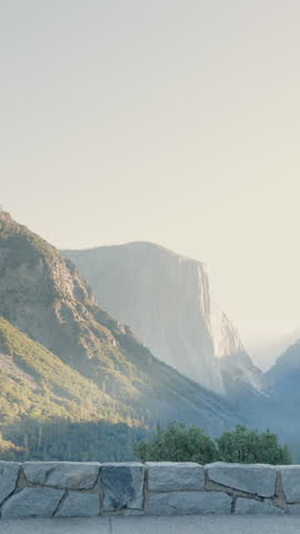 Discover the breathtaking and stunning landscapes of Yosemite National Park, which is perfect for hiking and travel enthusiasts who are seeking adventure in the unparalleled beauty of nature