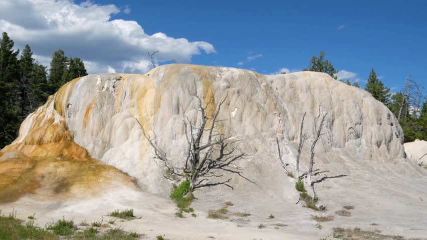 Orange Spring Mound on the Upper Terraces of Mammoth Hot Springs, Yellowstone National Park, Wyoming, USA.