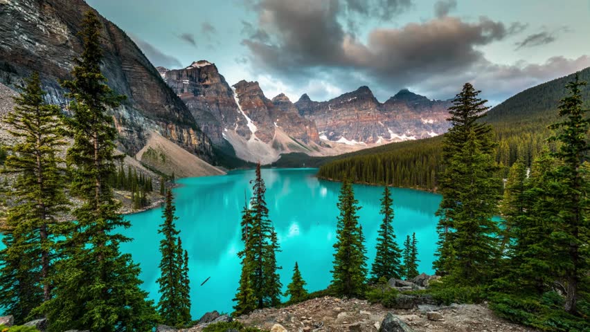 Discovering Lake Minnewanka – A Scenic Gem in Banff National Park, Alberta