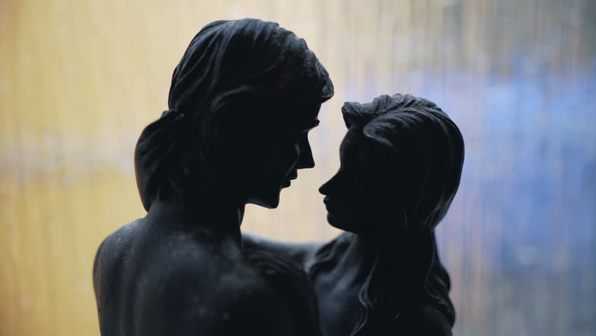 Romantic Couple Statue in 4K 202