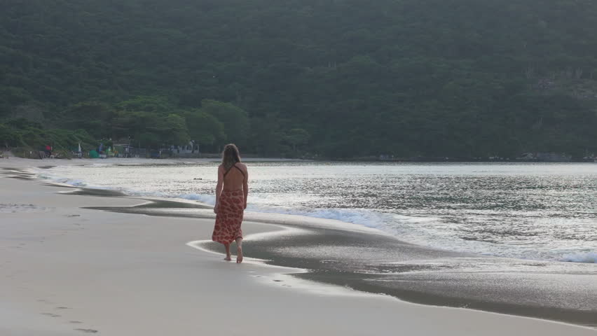 Arraial do Cabo is a paradise of crystal clear waters, stunning beaches and rich marine life, perfect for diving, hiking and nature contemplation.