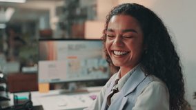 Face, business and woman in office, computer and smile with internet, connection and graphs. Portrait, happy person and employee in workplace, pc and charts for economy, trading and profit growth - Powered by Shutterstock - Get 15% off with code: PIKWIZARD15