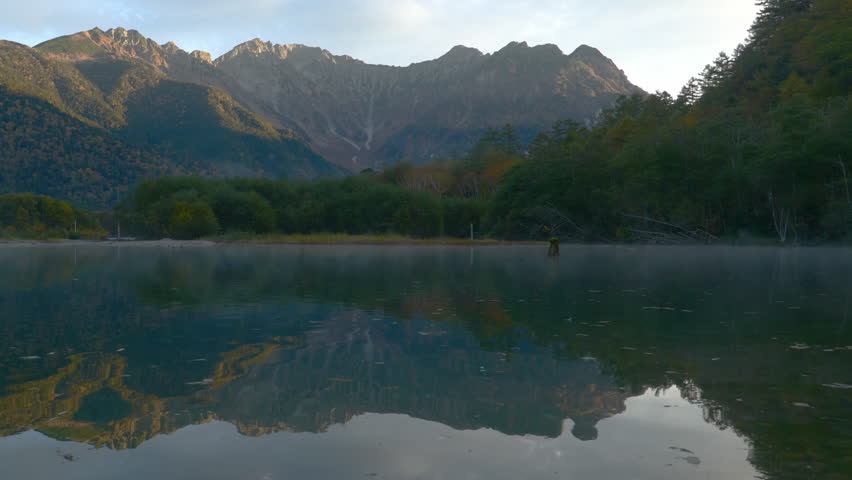 Mt. Hotaka Reflected in Taisho Pond at Kamikochi (Timelapse | PANNING)