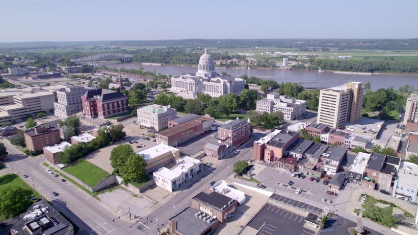 Fly over the Missouri State Capitol