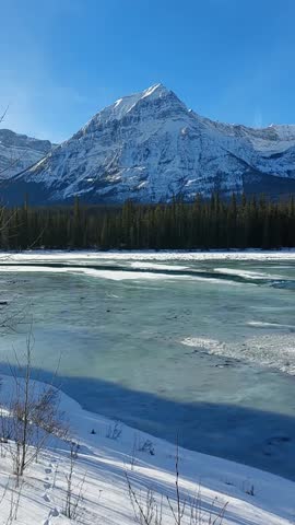 Athabasca River in winter south of Jasper, Jasper National Park, Alberta, Canada
