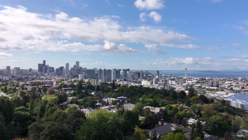 A Panoramic View of the Seattle Skyline in Washington, USA - Drone Flying Forward