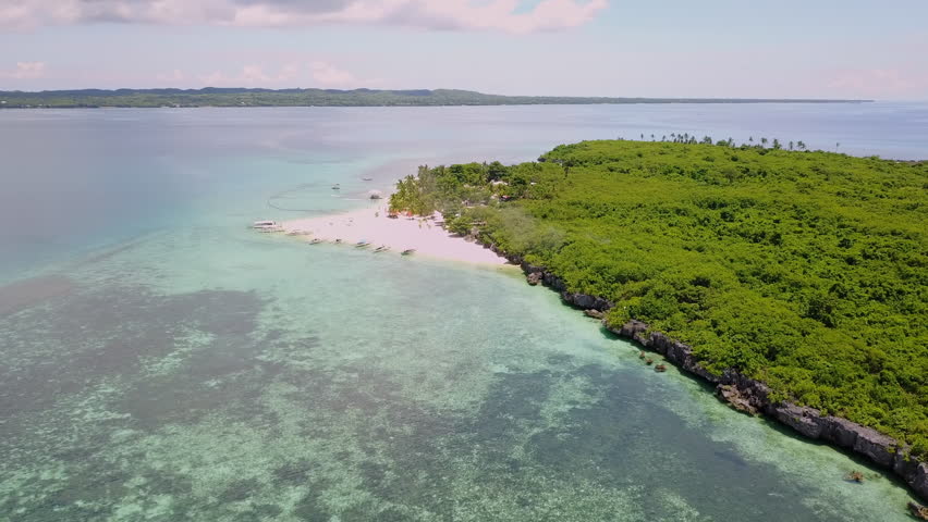 Incredible white sand beach on the Virgin Island in the Bantayan region, Phillipines.
