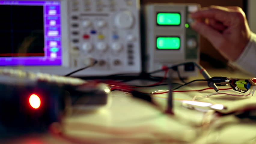 Use of an oscilloscope in electronics