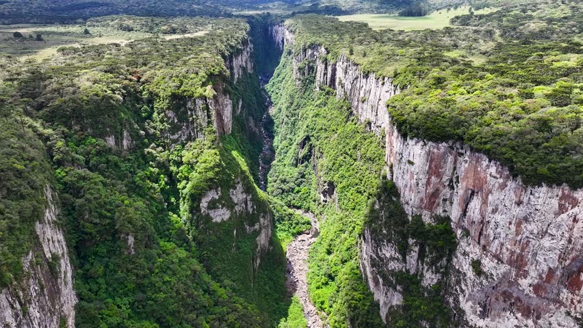 Canyon Of Itaimbezinho At Praia Grande In Santa Catarina Brazil. Beauty Cliffs. Green Valley Scene. Canyons Landscape. Canyon Of Itaimbezinho At Praia Grande In Santa Catarina Brazil.
