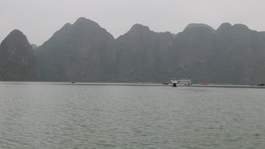 Scattering of islands in middle of sea.
