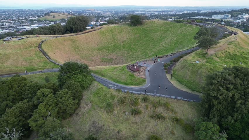 Mount Eden Auckland – Stunning Zoom-Out Reveal of the City