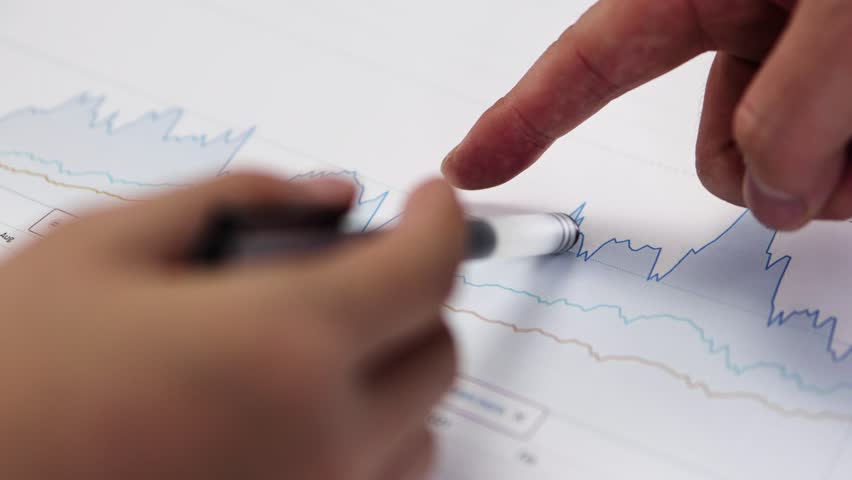 People who trade and analyze stock market conditions - Powered by Shutterstock - Get 15% off with code: PIKWIZARD15