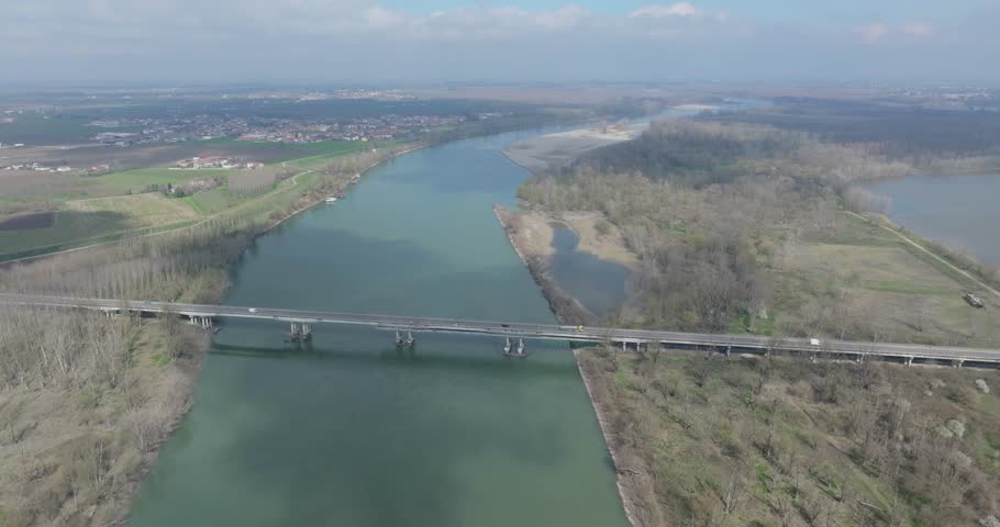 THE GREAT RIVER PO BETWEEN EMILIA AND LOMBARDY IN ITALY