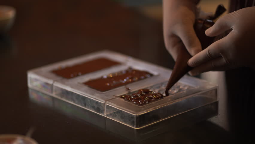 How to make chocolate by hand