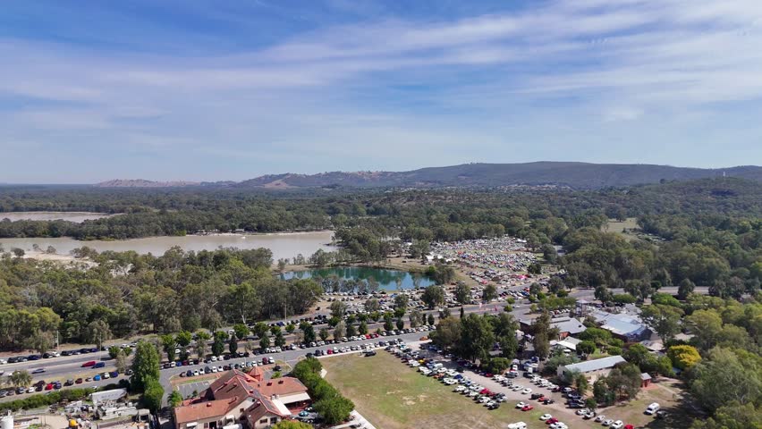 Gateway Island and Lakes on the Lincoln Causeway between Albury and Wodonga