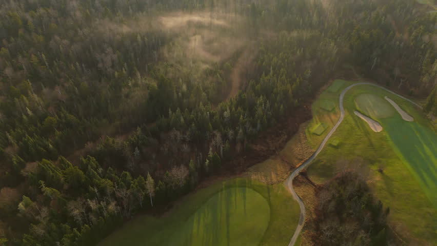 Stunning fall foliage in Mount Washington, New Hampshire. Enjoy vibrant colors and enchanting landscapes, making it the perfect getaway destination for all visitors