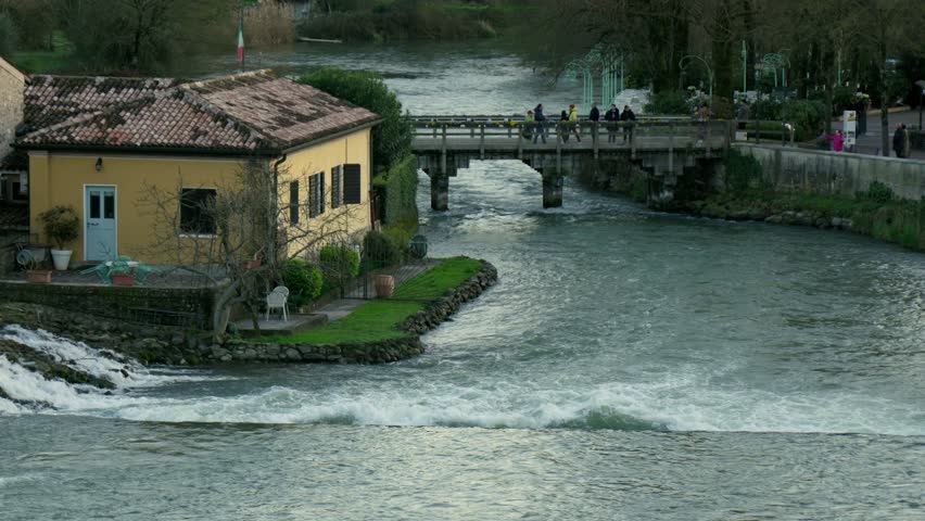 Slow Motion Elegance in Borghetto sul Mincio