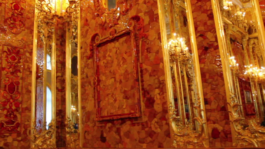 SAINT-PETERSBURG, RUSSIA - JULY 26, 2012: Amber room in Catherine Palace in
