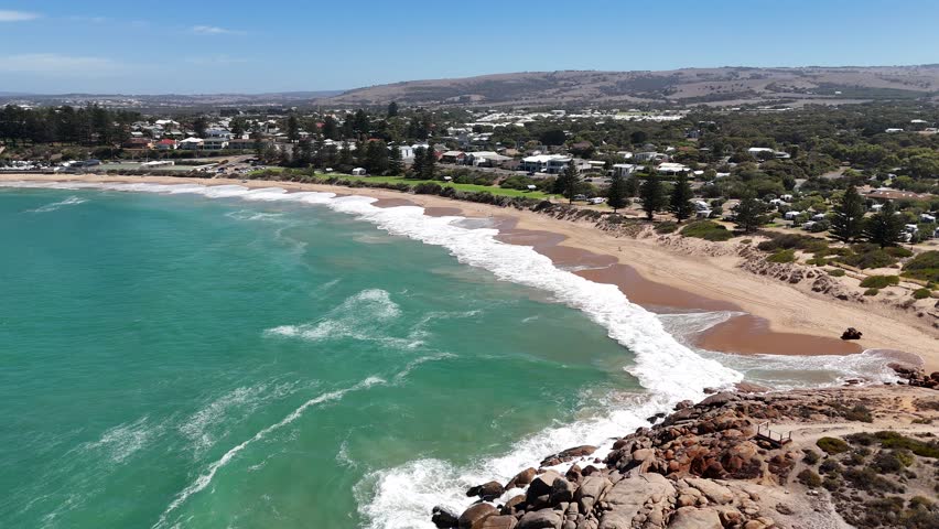 Freeman Lookout, Port Elliot, Victor Harbor – Stunning 4K Aerial Drone Footage Featuring Coastal Town, Green Bay, Horseshoe Bay, Boomer Beach, Strong Ocean Waves on Rocky Coast of Australia