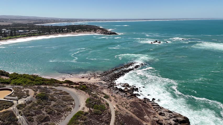 Freeman Lookout, Port Elliot, Victor Harbor – Stunning 4K Aerial Drone Footage Featuring Coastal Town, Green Bay, Horseshoe Bay, Boomer Beach, Strong Ocean Waves on Rocky Coast of Australia